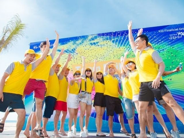 Mẫu áo teambuilding cổ trụ dễ mặc và tái sử dụng